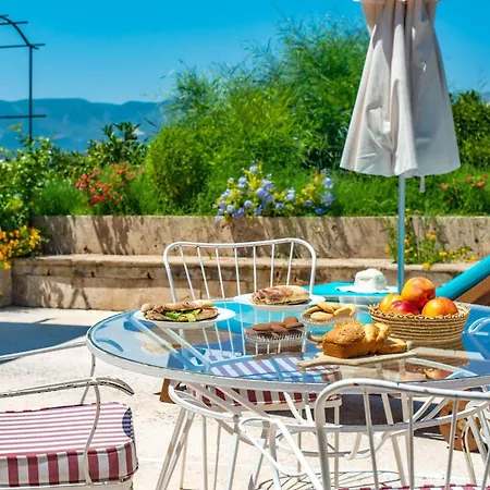 La Belle Villa