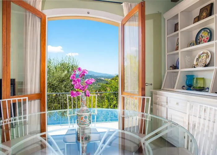 La Belle - Family Retreat Magnificent View Ferienhaus *