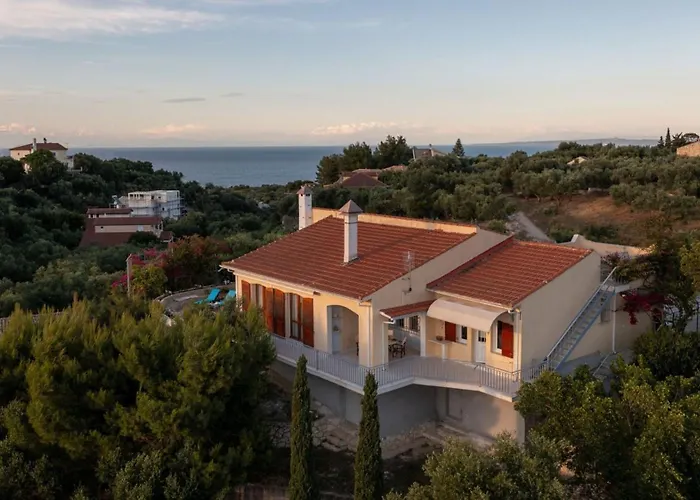 La Belle - Family Retreat Magnificent View Ferienhaus *