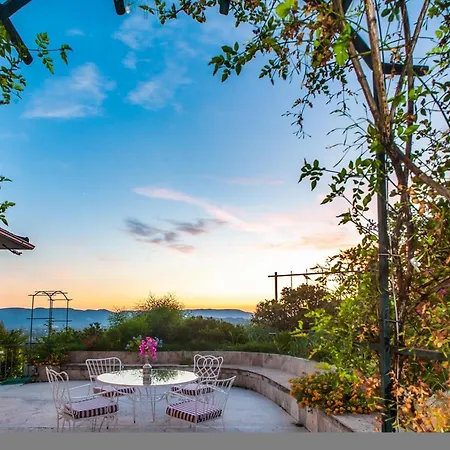 La Belle - Family Retreat Magnificent View 度假居 *